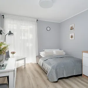 Jasny & Elegancki Apartament Typu Studio Z Tarasem By Renters Poznań