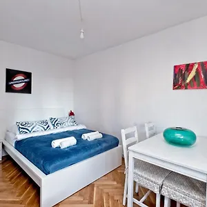 https://vertus-apartment-nowa-paska.warsawhotelspoland.com
